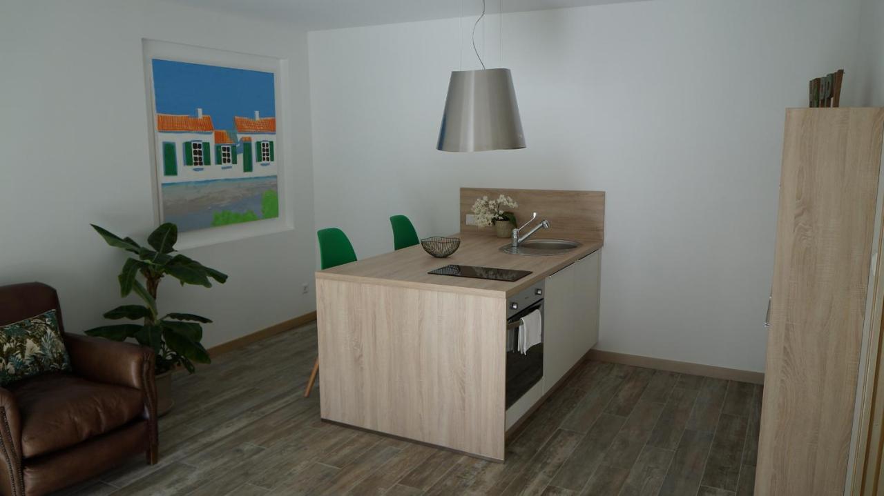 Les Palmiers - Vacation Home Saint-Xandre Luaran gambar