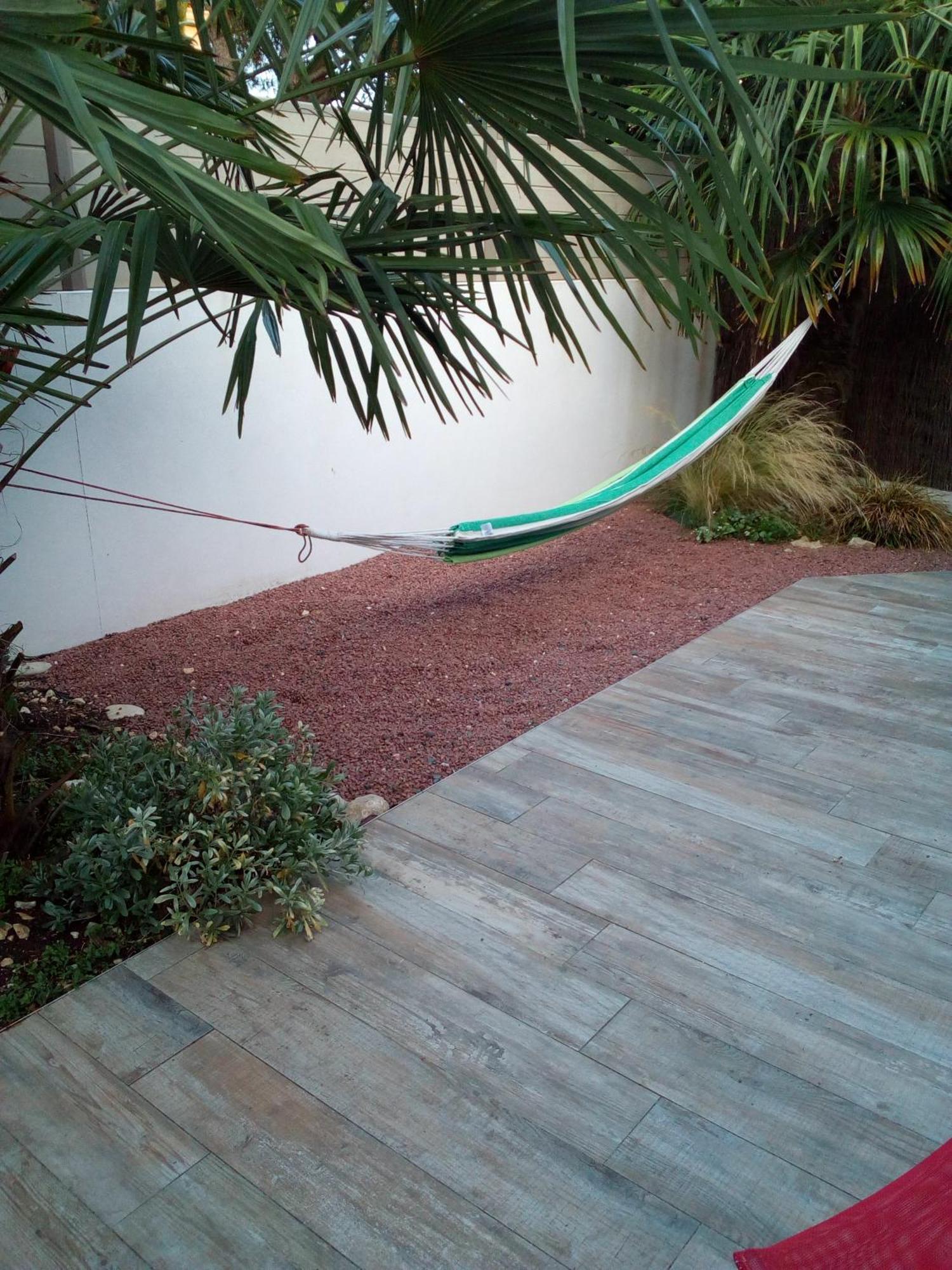 Les Palmiers - Vacation Home Saint-Xandre Luaran gambar